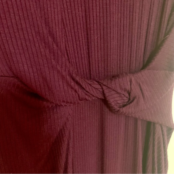 Short Sleeve Dress with Front Knot - Picture 4 of 5